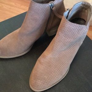 Dolce Vita ankle boot in tan